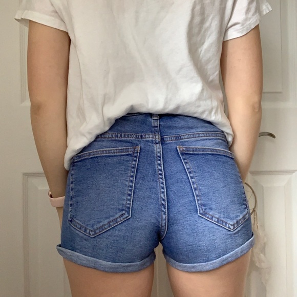 Zara Denim Shorts - Picture 2 of 5